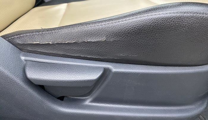 2016 Hyundai Eon ERA PLUS, Petrol, Manual, 37,164 km, Driver Side Adjustment Panel