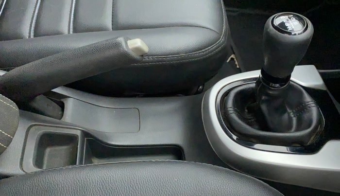 2017 Honda WR-V 1.5L I-DTEC VX MT, Diesel, Manual, 66,437 km, Gear Lever