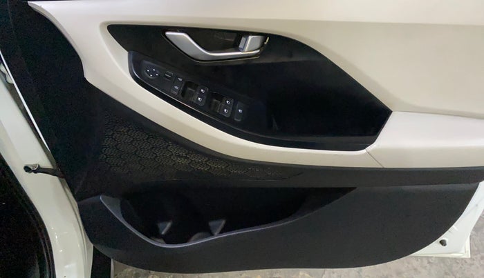 2021 Hyundai Creta S 1.5 PETROL, Petrol, Manual, 30,448 km, Driver Side Door Panels Control