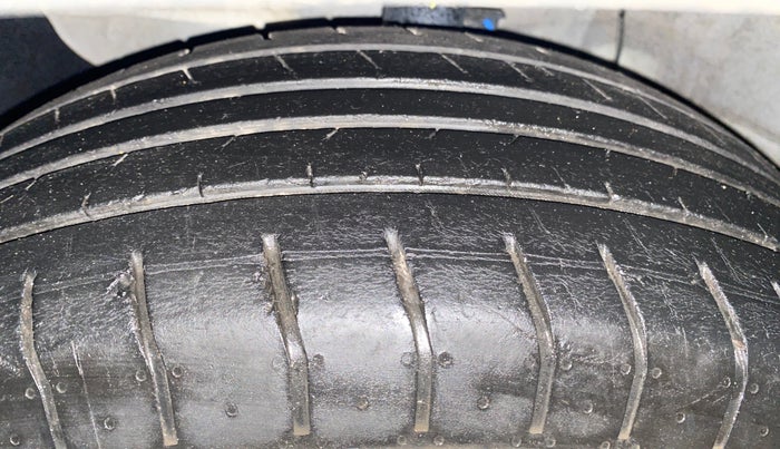 2021 Hyundai Creta S 1.5 PETROL, Petrol, Manual, 30,448 km, Left Front Tyre Tread