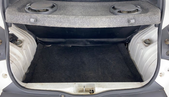 2016 Renault Kwid RXT, Petrol, Manual, Boot Inside