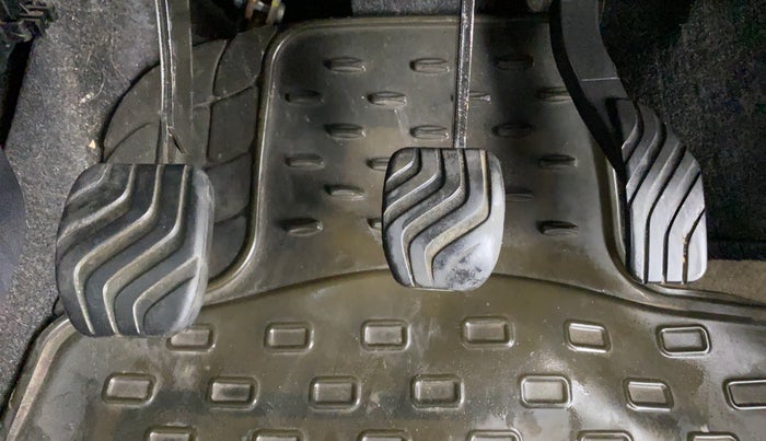 2016 Renault Kwid RXT, Petrol, Manual, Pedals