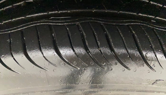 2016 Honda Jazz 1.2L I-VTEC SV, Petrol, Manual, 32,891 km, Left Front Tyre Tread