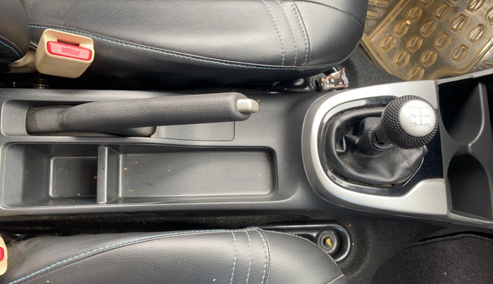 2016 Honda Jazz 1.2L I-VTEC SV, Petrol, Manual, 32,891 km, Gear Lever