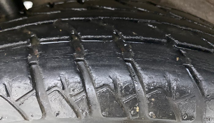 2010 Maruti Wagon R 1.0 LXI, Petrol, Manual, 27,970 km, Right Rear Tyre Tread
