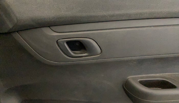 2024 Renault Kwid RXL(O) 1.0L, Petrol, Manual, 5,730 km, Driver Side Door Panels Control