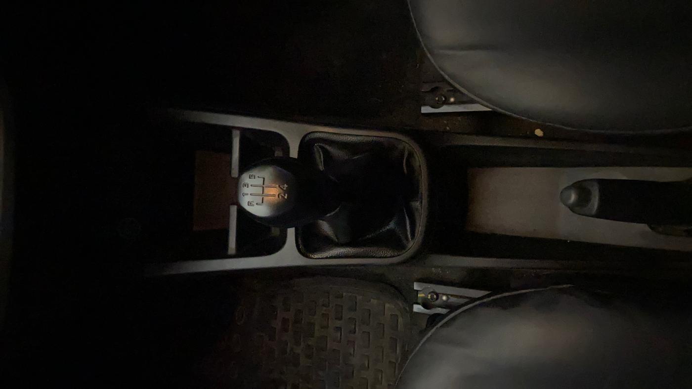 2024 Renault Kwid RXL(O) 1.0L, Petrol, Manual, 5,730 km, Gear Lever
