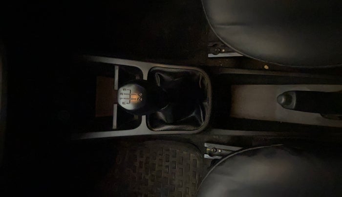 2024 Renault Kwid RXL(O) 1.0L, Petrol, Manual, 5,730 km, Gear Lever