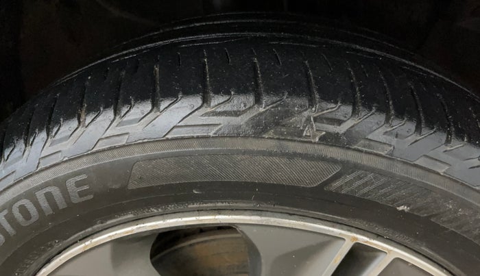 2016 Hyundai Creta SX PLUS AT 1.6 PETROL, Petrol, Automatic, 74,950 km, Right Front Tyre Tread