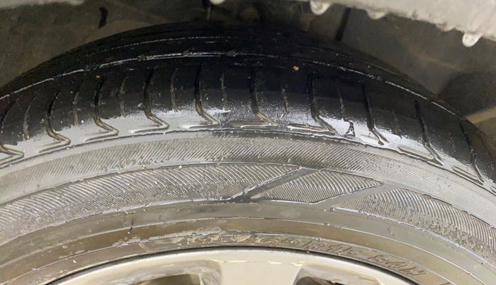 2019 Ford FREESTYLE TITANIUM 1.2 PETROL, Petrol, Manual, 76,498 km, Right Front Tyre Tread