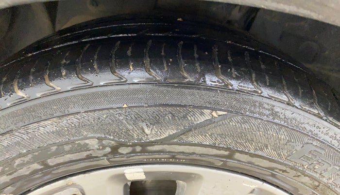 2019 Ford FREESTYLE TITANIUM 1.2 PETROL, Petrol, Manual, 76,498 km, Left Front Tyre Tread