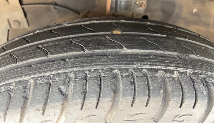 2017 Maruti Ciaz ZETA 1.4  AT PETROL, Petrol, Automatic, 1,48,474 km, Left Front Tyre Tread