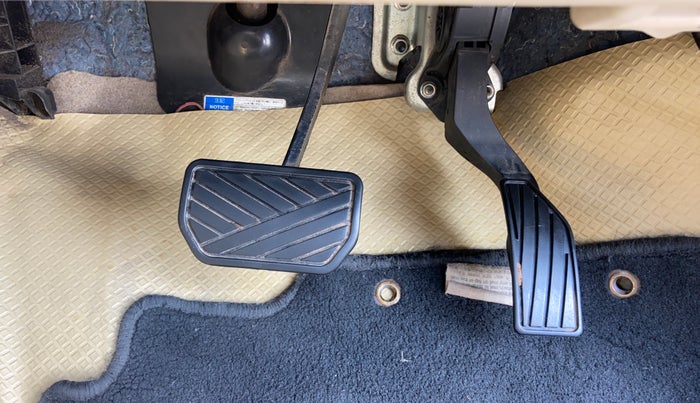 2017 Maruti Ciaz ZETA 1.4  AT PETROL, Petrol, Automatic, 1,48,474 km, Pedals