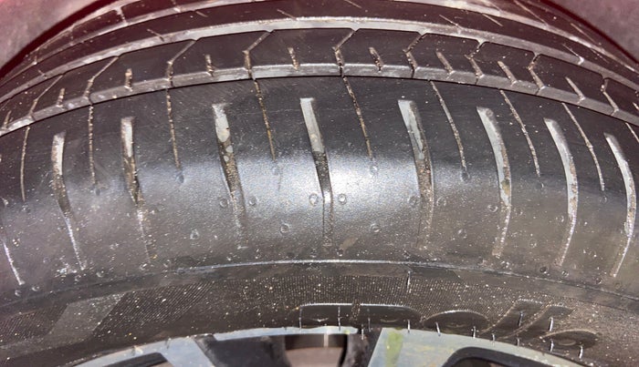 2022 Skoda SLAVIA STYLE 1.0L TSI AT, Petrol, Automatic, 74,432 km, Left Front Tyre Tread