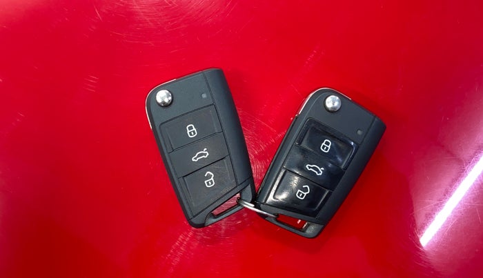 2022 Skoda SLAVIA STYLE 1.0L TSI AT, Petrol, Automatic, 74,432 km, Key Close Up