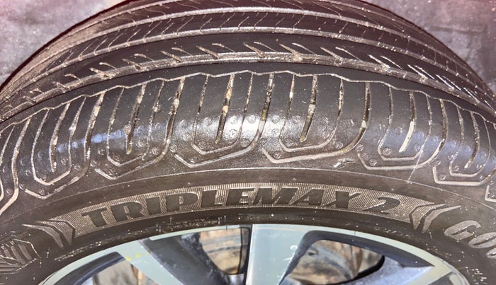 2022 Skoda SLAVIA STYLE 1.0L TSI AT, Petrol, Automatic, 74,432 km, Right Rear Tyre Tread