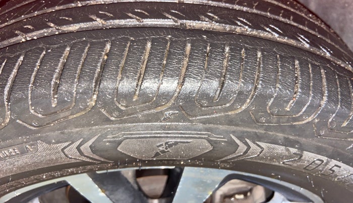 2022 Skoda SLAVIA STYLE 1.0L TSI AT, Petrol, Automatic, 74,432 km, Right Front Tyre Tread