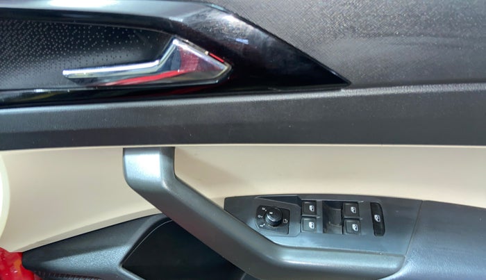 2022 Skoda SLAVIA STYLE 1.0L TSI AT, Petrol, Automatic, 74,432 km, Driver Side Door Panels Control