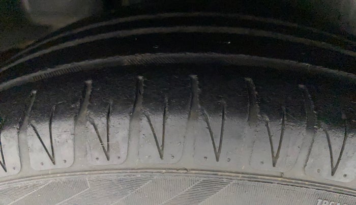 2018 Maruti Ciaz DELTA DIESEL 1.3, Diesel, Manual, 50,430 km, Right Rear Tyre Tread
