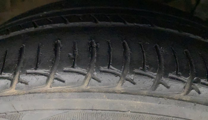 2018 Maruti Ciaz DELTA DIESEL 1.3, Diesel, Manual, 50,430 km, Right Front Tyre Tread