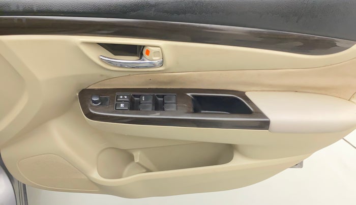 2018 Maruti Ciaz DELTA DIESEL 1.3, Diesel, Manual, 50,430 km, Driver Side Door Panels Control