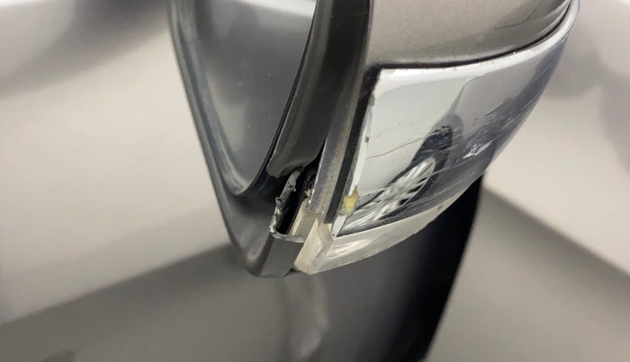 2018 Maruti Ciaz DELTA DIESEL 1.3, Diesel, Manual, 50,430 km, Right rear-view mirror - Cover has minor damage