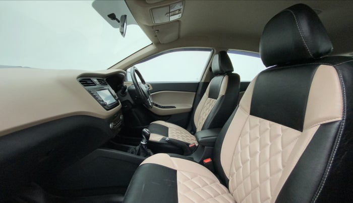 2016 Hyundai Elite i20 ASTA 1.4 CRDI (O), Diesel, Manual, 69,366 km, Right Side Front Door Cabin