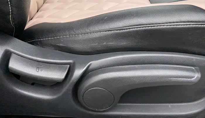 2016 Hyundai Elite i20 ASTA 1.4 CRDI (O), Diesel, Manual, 69,366 km, Driver Side Adjustment Panel