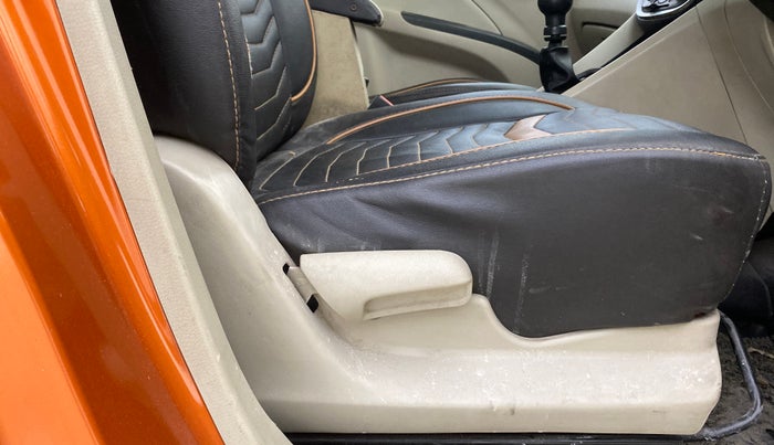 2019 Maruti Celerio VXI (O) CNG, CNG, Manual, 69,614 km, Driver Side Adjustment Panel