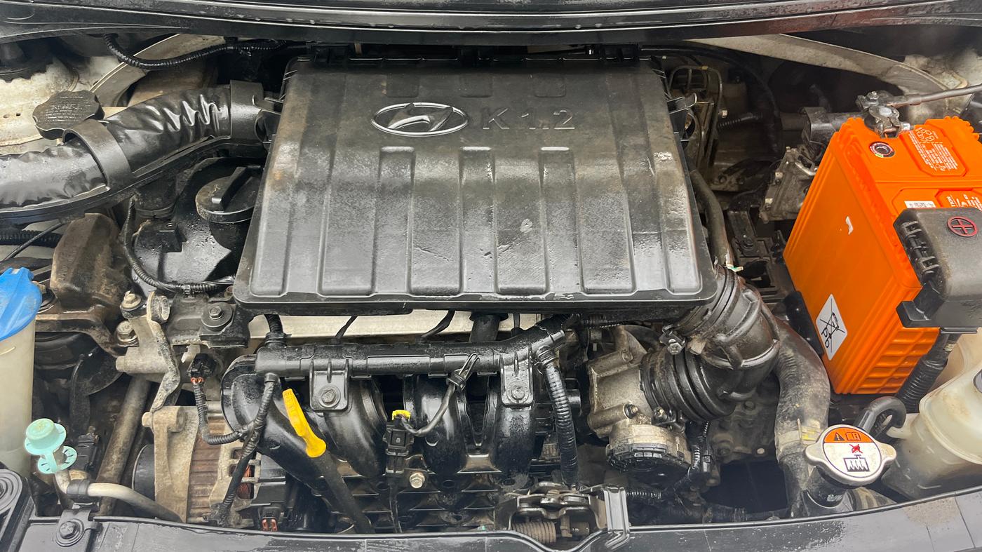2016 Hyundai Xcent SX 1.2, Petrol, Manual, 59,711 km, Engine View