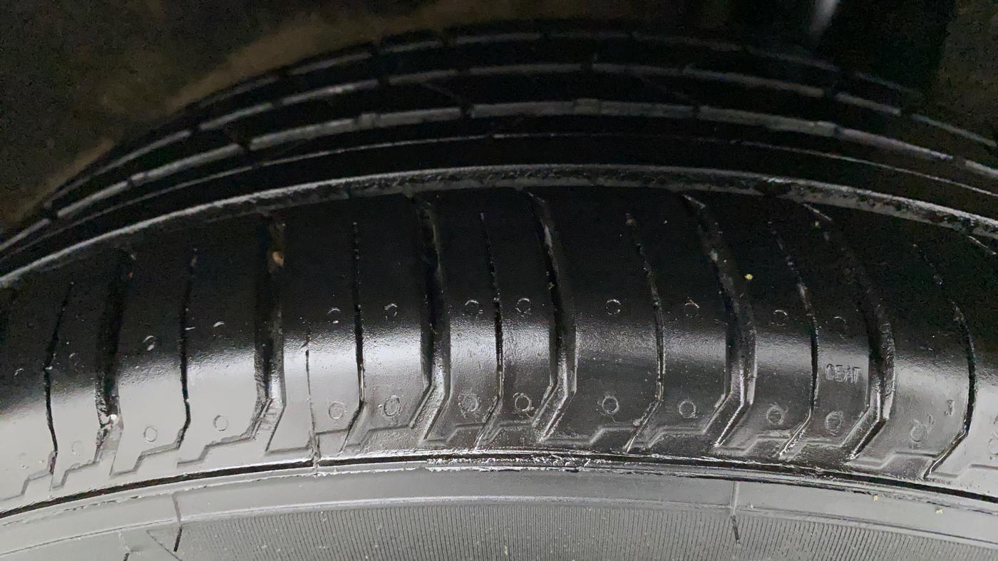 2016 Maruti Baleno ALPHA PETROL 1.2, Petrol, Manual, 86,033 km, Left Rear Tyre Tread