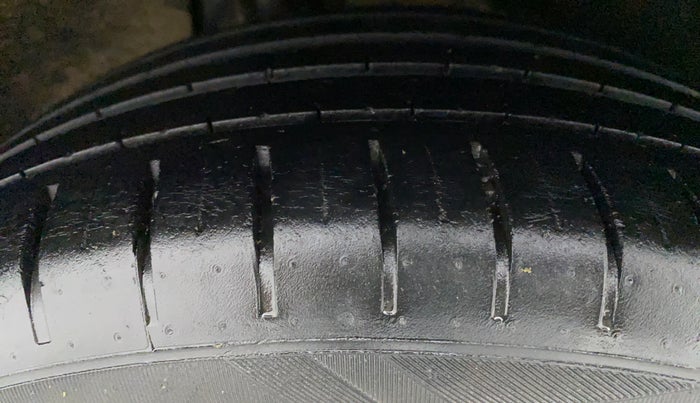 2016 Maruti Baleno ALPHA PETROL 1.2, Petrol, Manual, 86,033 km, Right Rear Tyre Tread