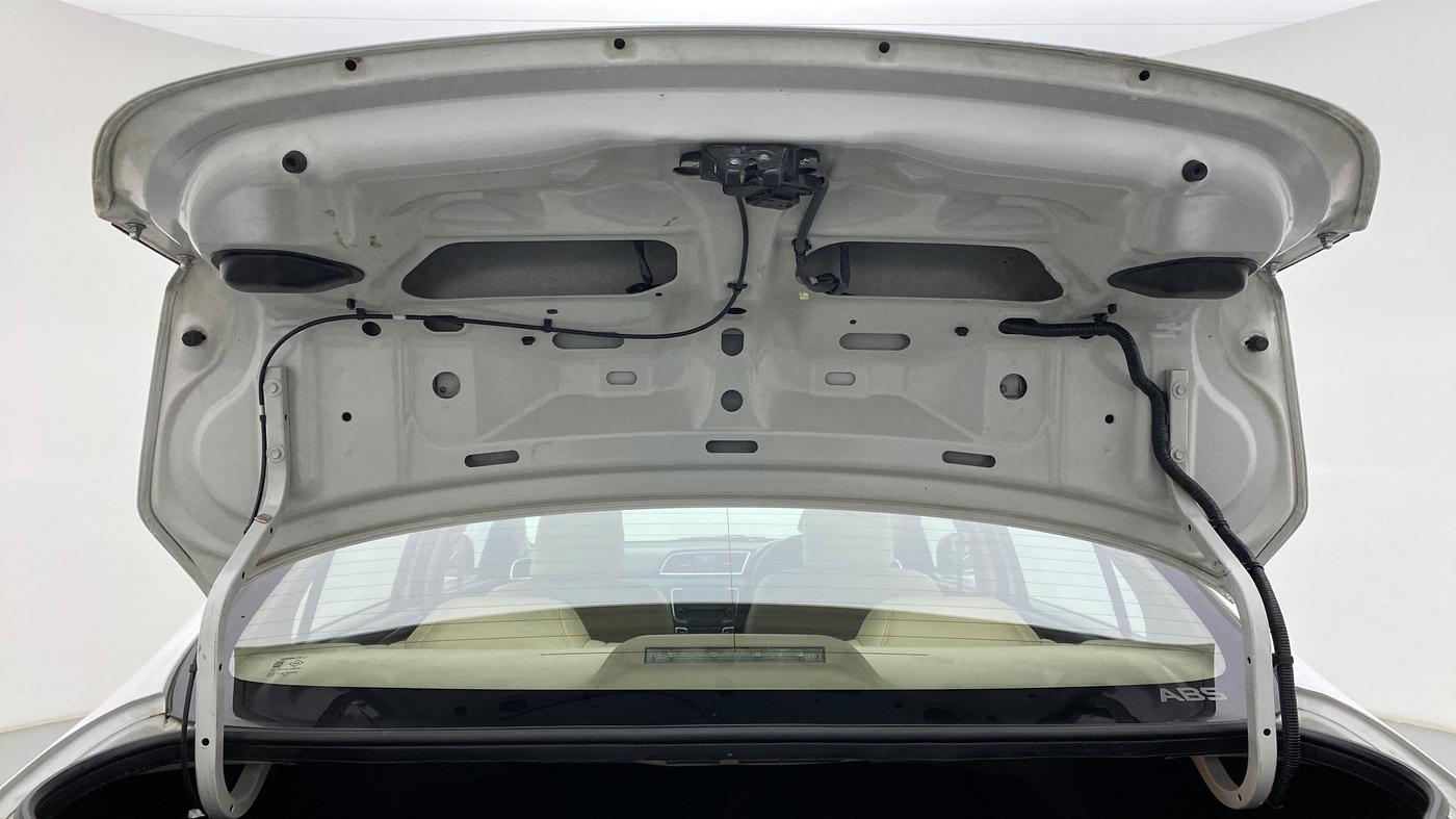 2015 Maruti Ciaz VXI PLUS, Petrol, Manual, 73,292 km, Boot Door Open