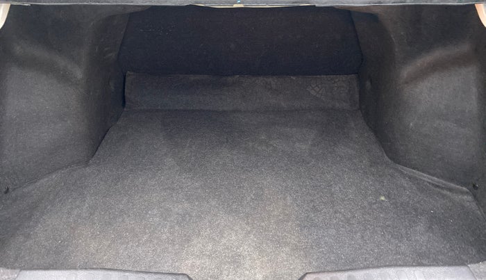 2015 Maruti Ciaz VXI PLUS, Petrol, Manual, 73,292 km, Boot Inside