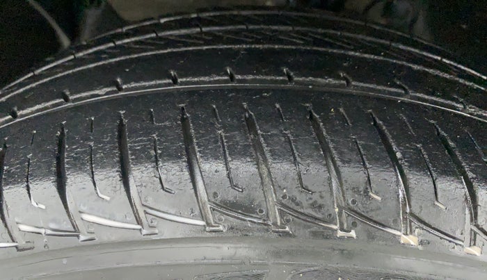 2017 Renault Duster RXS CVT 106 PS, Petrol, Automatic, 52,445 km, Left Front Tyre Tread