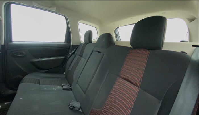 2017 Renault Duster RXS CVT 106 PS, Petrol, Automatic, 52,445 km, Right Side Rear Door Cabin