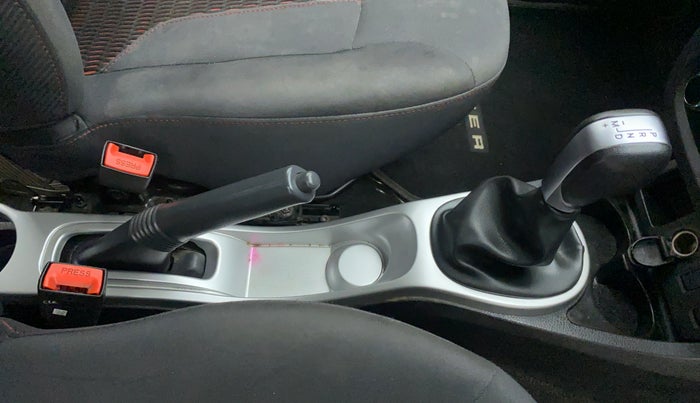 2017 Renault Duster RXS CVT 106 PS, Petrol, Automatic, 52,445 km, Gear Lever