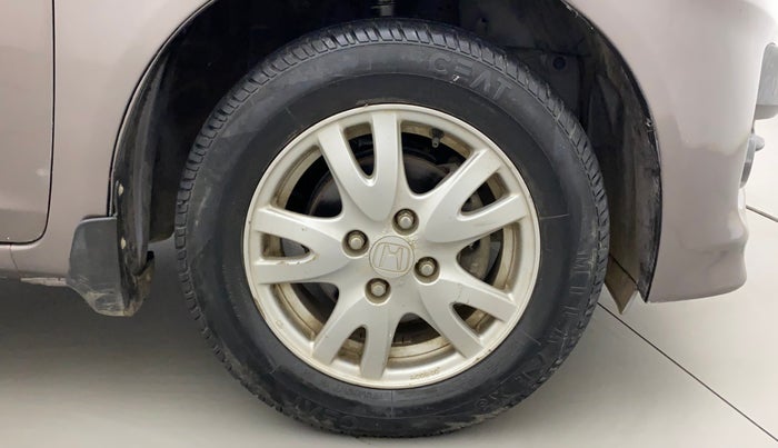 2014 Honda Brio VX MT, Petrol, Manual, 20,717 km, Right Front Wheel
