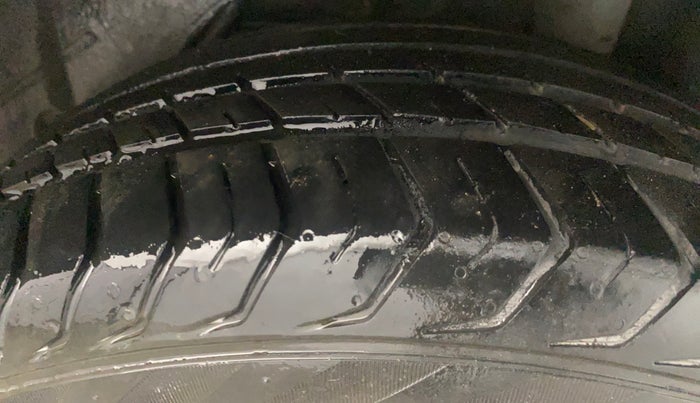2021 Ford Figo Aspire TITANIUM 1.2 PETROL, Petrol, Manual, 50,107 km, Left Rear Tyre Tread