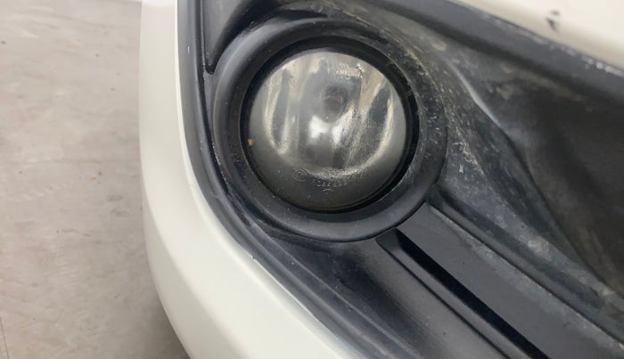 2021 Ford Figo Aspire TITANIUM 1.2 PETROL, Petrol, Manual, 50,107 km, Right fog light - Fog light not working