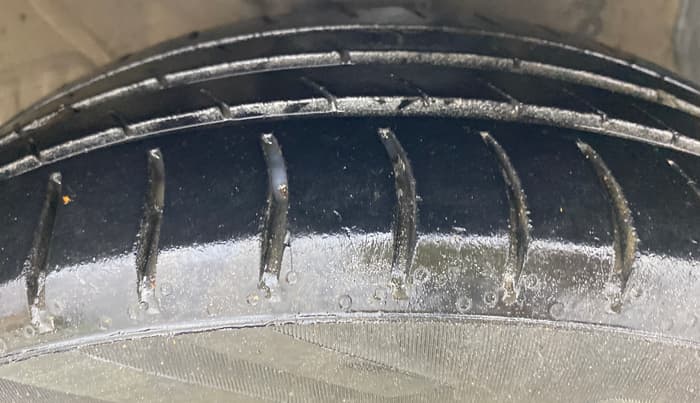 2018 Hyundai Grand i10 SPORTZ AT 1.2 KAPPA VTVT, Petrol, Automatic, 63,174 km, Right Front Tyre Tread