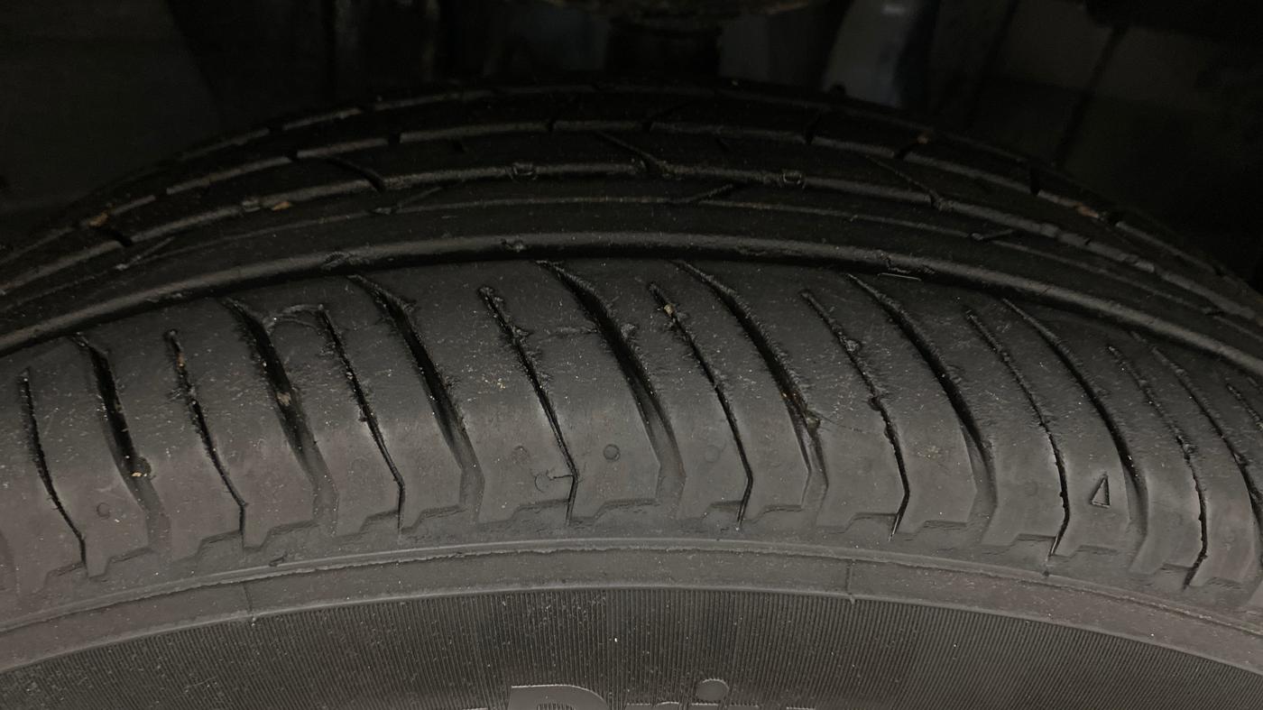 2023 Renault Kiger RXZ AMT, Petrol, Automatic, 8,339 km, Right Front Tyre Tread