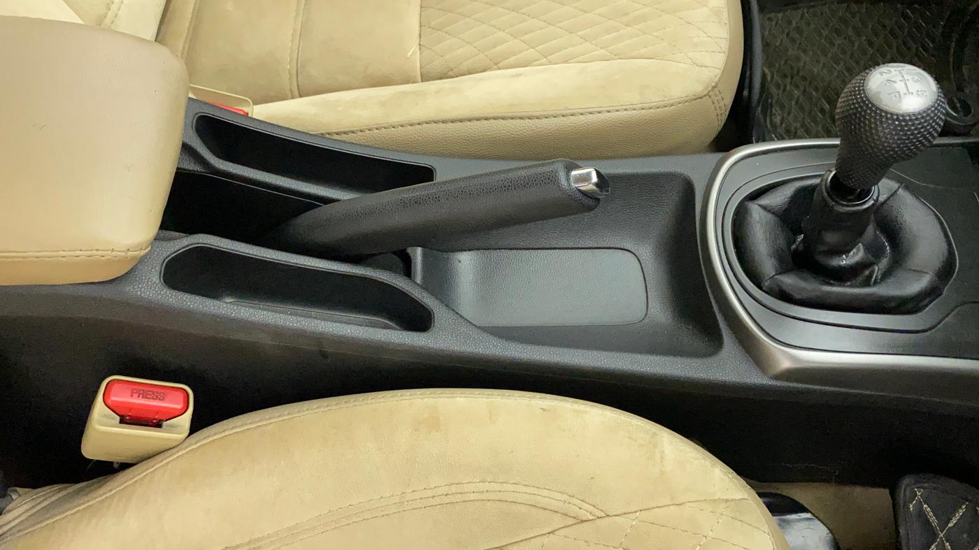 2015 Honda City 1.5L I-VTEC V MT, Petrol, Manual, 57,667 km, Gear Lever