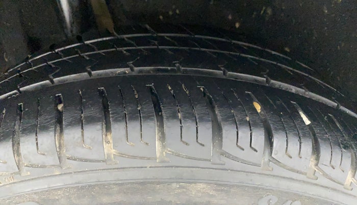 2017 Maruti Vitara Brezza VDI, Diesel, Manual, 42,241 km, Right Rear Tyre Tread