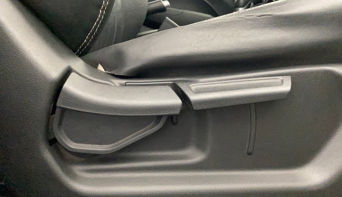 2019 Hyundai VENUE SX PLUS 1.0 TURBO DCT, Petrol, Automatic, 29,975 km, Driver Side Adjustment Panel