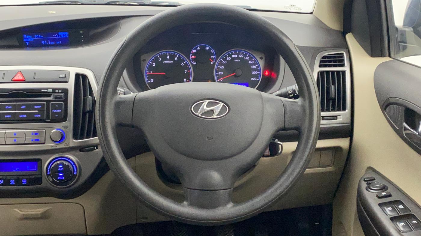 2012 Hyundai i20 MAGNA (O) 1.2, Petrol, Manual, 94,576 km, Steering Wheel Close Up