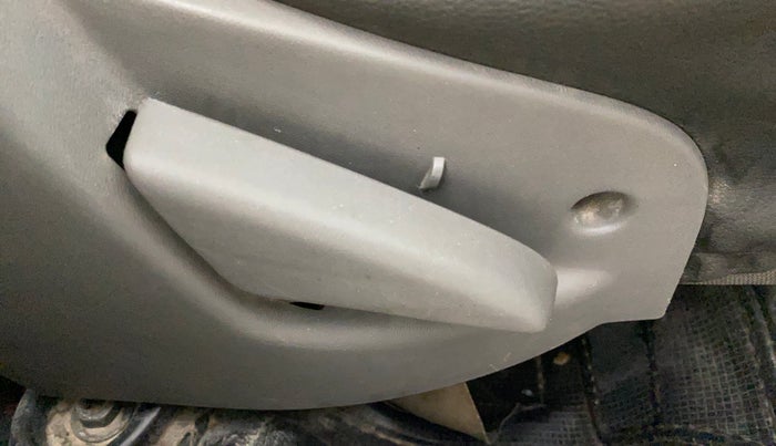 2018 Datsun Go T (O), Petrol, Manual, 68,548 km, Driver Side Adjustment Panel