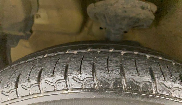 2015 Maruti Celerio ZXI AMT, Petrol, Automatic, 98,393 km, Left Front Tyre Tread