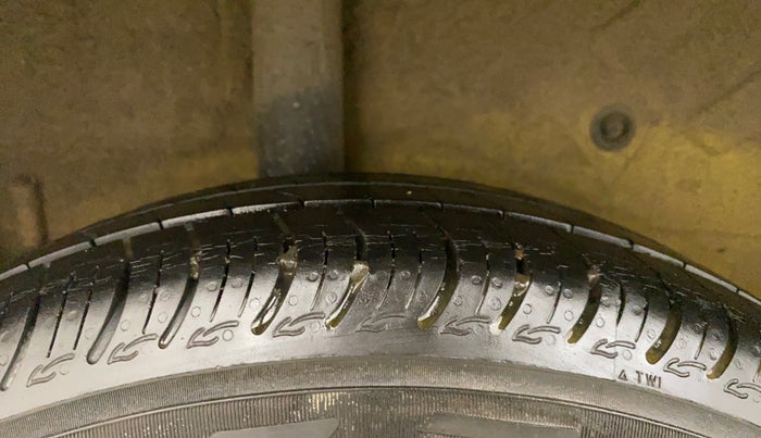 2015 Maruti Celerio ZXI AMT, Petrol, Automatic, 98,393 km, Right Rear Tyre Tread