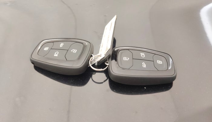 2023 Tata Harrier FEARLESS PLUS DARK EDITION, Diesel, Manual, 73,562 km, Key Close Up